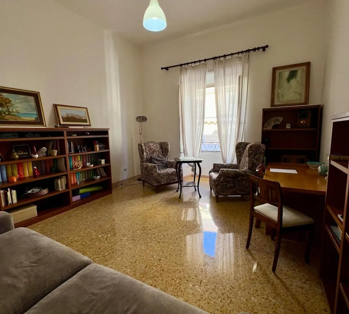 Emilia'S Home Rome 0*,